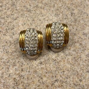 White crystal clip earings